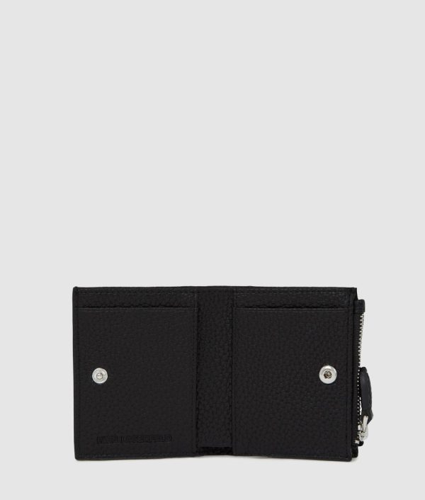 Amberarchives.shop22e4039fbf 3