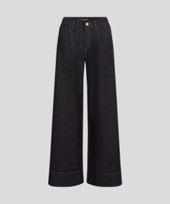 Amberarchives.shop5552eea406 5