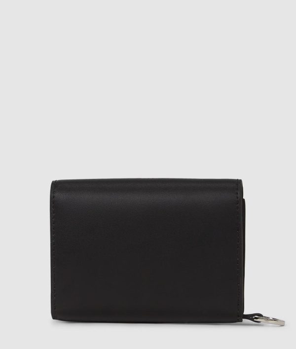 Amberarchives.shop6f22d4b8ab 3