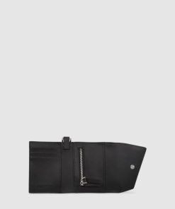 Amberarchives.shop6f22d4b8ab 4