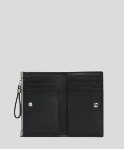 Amberarchives.shopc17490845c 3